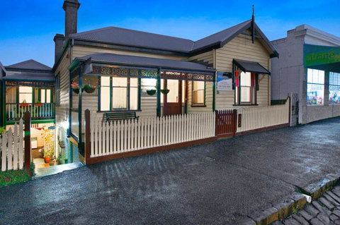 Benambra Bed & Breakfast - Accommodation Broadbeach 4