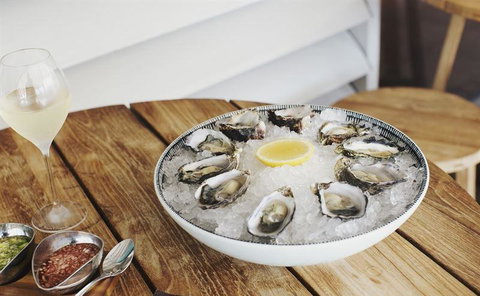 Manta Restaurant And Bar - Accommodation Broadbeach 7