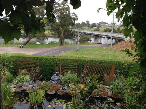 Over The Hedge - Accommodation Broadbeach 0