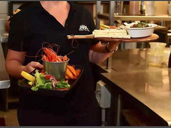 Ariah Park Hotel Dining & Bar - Accommodation Broadbeach 8