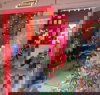 In 2 Thai - Accommodation Broadbeach