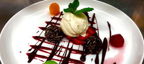 CHAR Mooloolaba - Accommodation Broadbeach 3