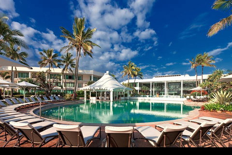 Oasis Pool Bar - Accommodation Broadbeach 0