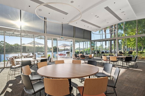 Renmark Club - Accommodation Broadbeach 2