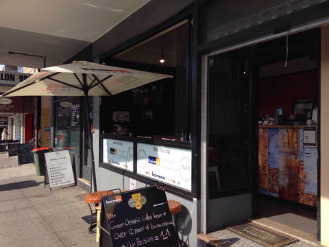 B-Line Cafe - Accommodation Broadbeach 0