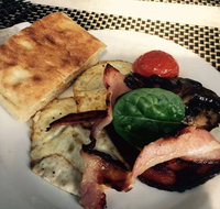 Hungry Wolf's Pizza and Pasta Restaurant - Accommodation Broadbeach