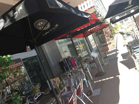 Paris Cafe Fashion - Accommodation Broadbeach 0
