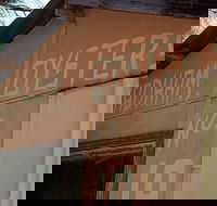 Les Wadham Oysters - Broken Bay Pacific Oysters - Accommodation Broadbeach