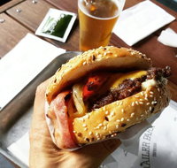 Grand Trailer Park Taverna - Accommodation Broadbeach