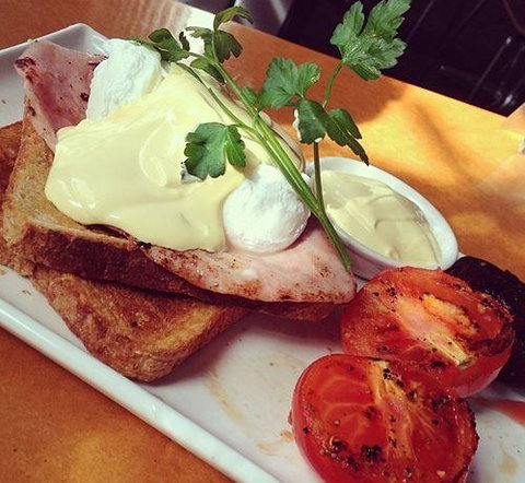 Agatha's Licensed Cafe - Accommodation Broadbeach 9