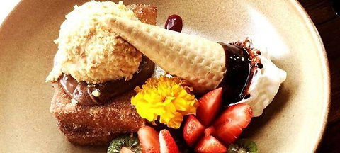 Agatha's Licensed Cafe - Accommodation Broadbeach 3