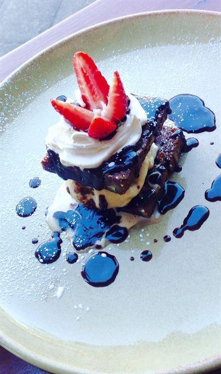 Agatha's Licensed Cafe - Accommodation Broadbeach 4