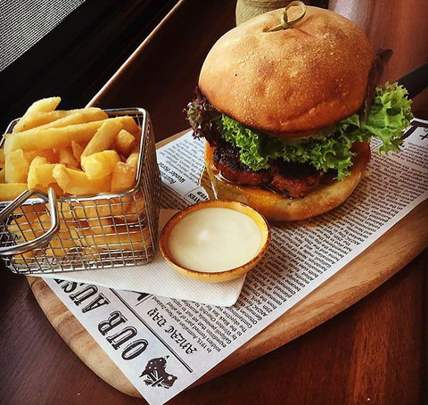 Agatha's Licensed Cafe - Accommodation Broadbeach 5