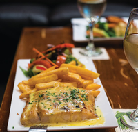 Dollys Bar  The Hibiscus Tavern - Accommodation Broadbeach
