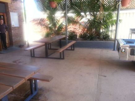Ellalong Hotel - Accommodation Broadbeach 2