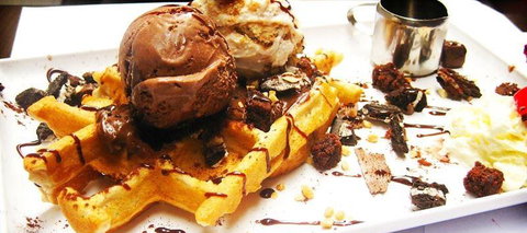 Acropolis Souvlaki Bar - Accommodation Broadbeach 2