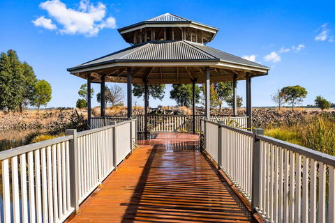 Quality Suites Point Cook Seasons 5 - Accommodation Broadbeach 3
