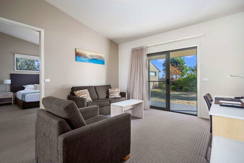 Quality Suites Point Cook Seasons 5 - Accommodation Broadbeach 10
