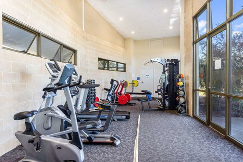 Quality Suites Point Cook Seasons 5 - Accommodation Broadbeach 17