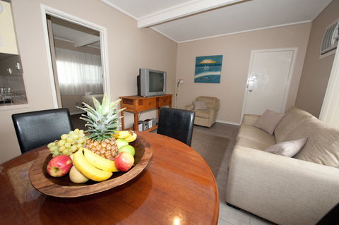 Admiral Motor Inn - Accommodation Broadbeach 3
