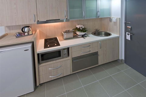 Jephson Hotel - Accommodation Broadbeach 4