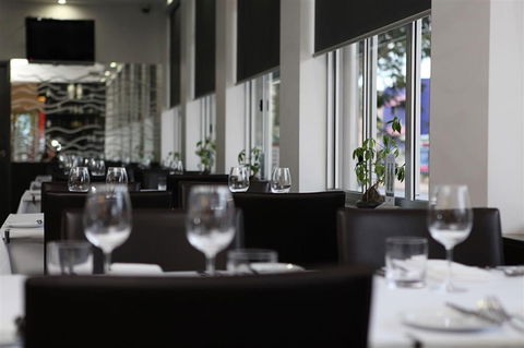 Jephson Hotel - Accommodation Broadbeach 10