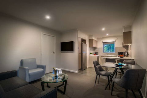 Crest On Park - Accommodation Broadbeach 5