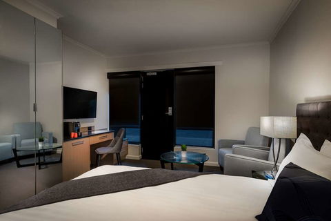 Crest On Park - Accommodation Broadbeach 8