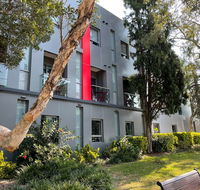 Best Western Plus Camperdown Suites - Accommodation Broadbeach