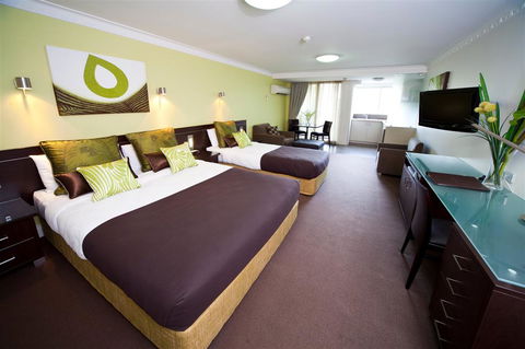 Hyde Park Inn - Accommodation Broadbeach 5