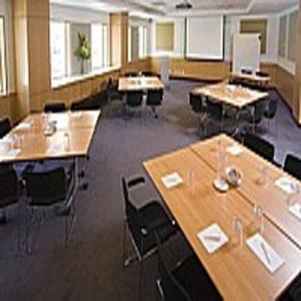 Hyde Park Inn - Accommodation Broadbeach 7