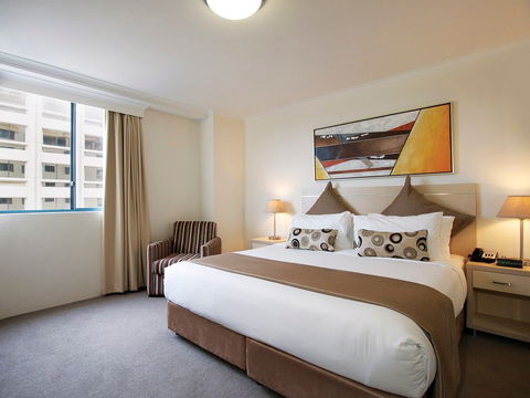 Oaks On Castlereagh - Accommodation Broadbeach 2