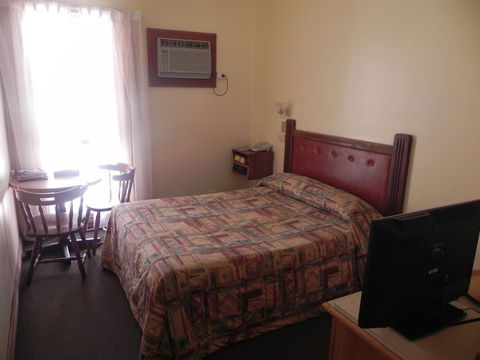 St Georges Motor Inn - Accommodation Broadbeach 5
