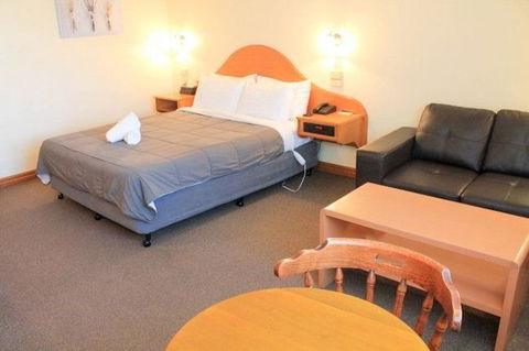 St Georges Motor Inn - Accommodation Broadbeach 8