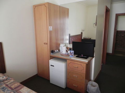 St Georges Motor Inn - Accommodation Broadbeach 12