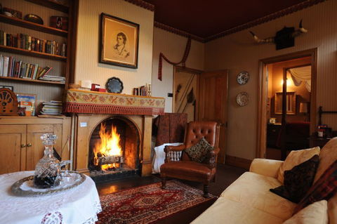 Alice's Cottages - Accommodation Broadbeach 1
