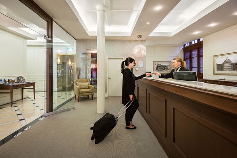 Launceston Central Apartments - Accommodation Broadbeach 1