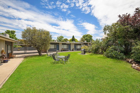 Hamilton Lakeside Motel - Accommodation Broadbeach 1