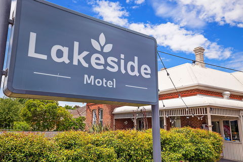 Hamilton Lakeside Motel - Accommodation Broadbeach 2