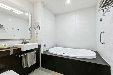 Quality Inn Heritage On Lydiard - Accommodation Broadbeach 4