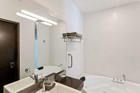Quality Inn Heritage On Lydiard - Accommodation Broadbeach 7