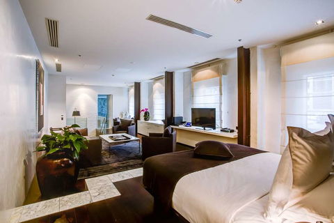 Establishment Hotel - Accommodation Broadbeach 14