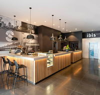 Hotel Ibis World Square - Accommodation Broadbeach
