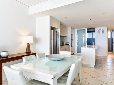 Grand Mercure Apartments Bargara - Accommodation Broadbeach 3