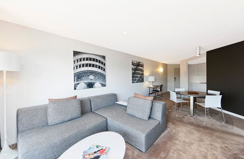 Astra Apartments The Griffin - Accommodation Broadbeach 11
