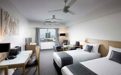 Mantra Pandanas - Accommodation Broadbeach 1