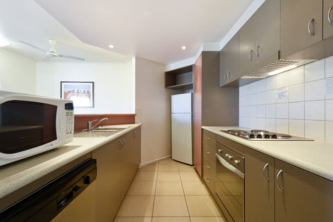 Metro Advance Apartments & Hotel - Accommodation Broadbeach 4