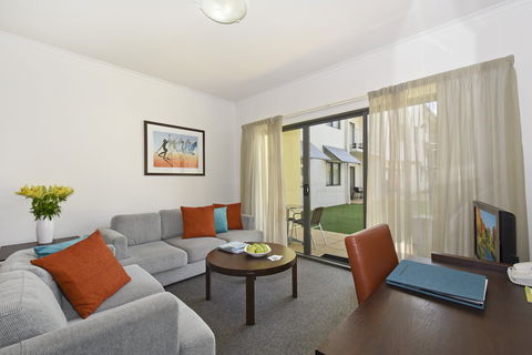 Metro Advance Apartments & Hotel - Accommodation Broadbeach 5