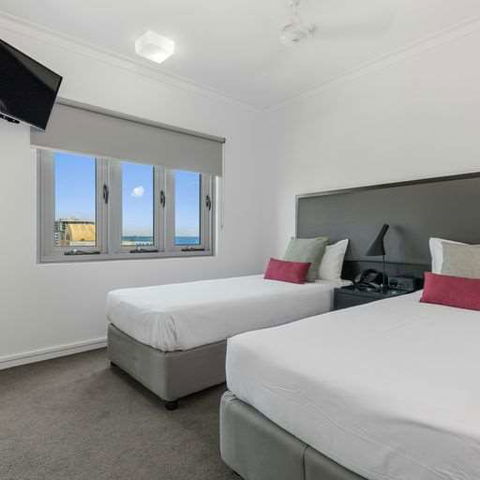 H On Mitchell Apartment Hotel - Accommodation Broadbeach 4