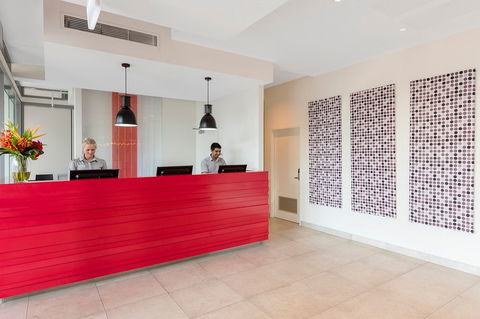Oaks Elan Darwin - Accommodation Broadbeach 1
